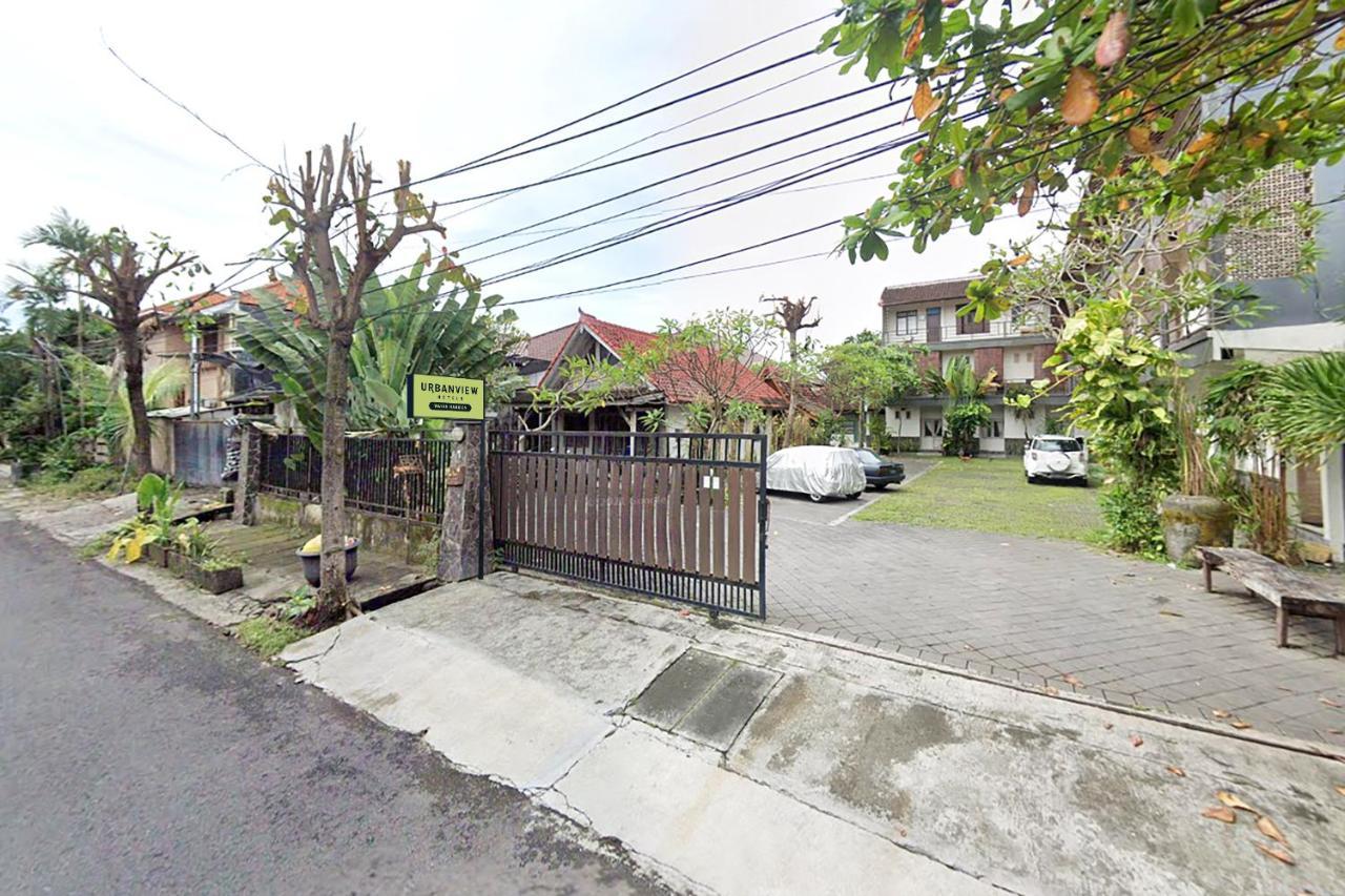 Urbanview Hotel Wayan Mansion Denpasar Exterior foto